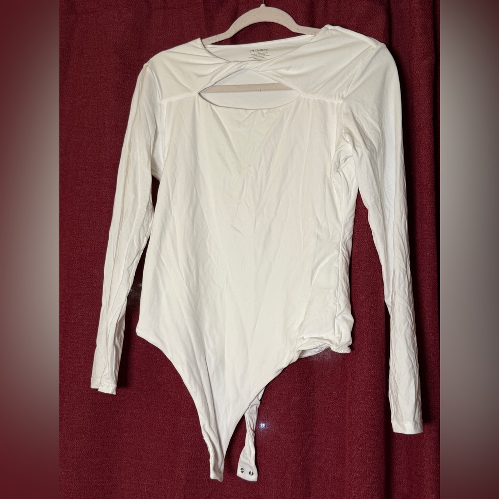 White Long Sleeve Buttery Soft Bodysuit 🪽𓆰𓆪✮⋆˙🕊️ᥫ᭡٠ ࣪⭑